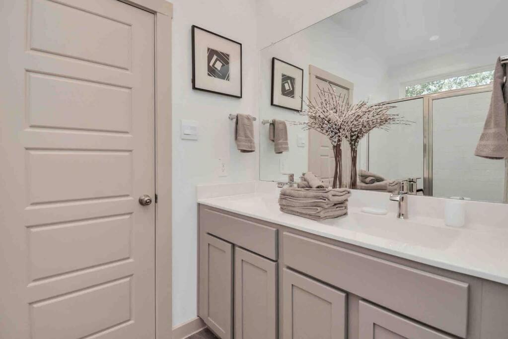 4Bedroom Escape - Near Med Center With Backyard Houston Zewnętrze zdjęcie