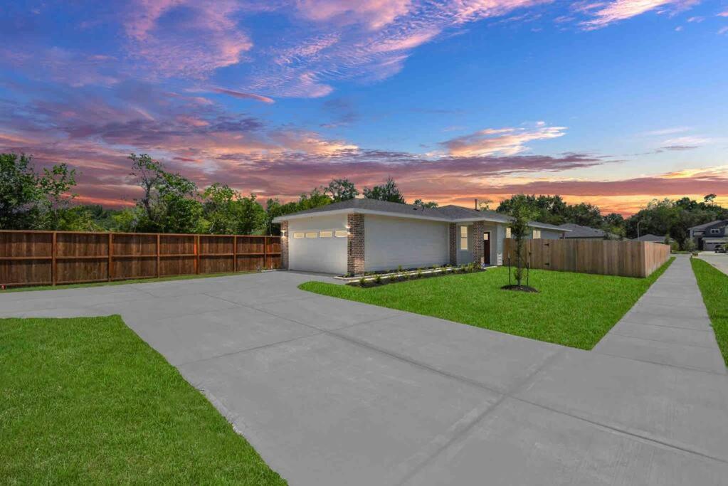 4Bedroom Escape - Near Med Center With Backyard Houston Zewnętrze zdjęcie